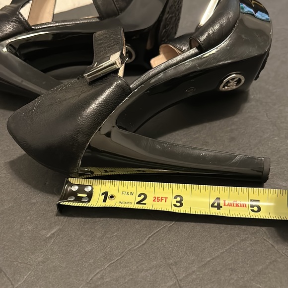 MICHAEL.   MICHAEL KORS  BEVERLY  LEATHER SANDAL SIZE 9 1/2 - Picture 5 of 11